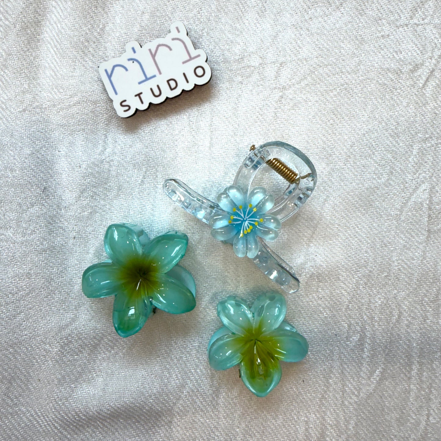 Elegant Floral Hair Claw Combo (3 Pcs)